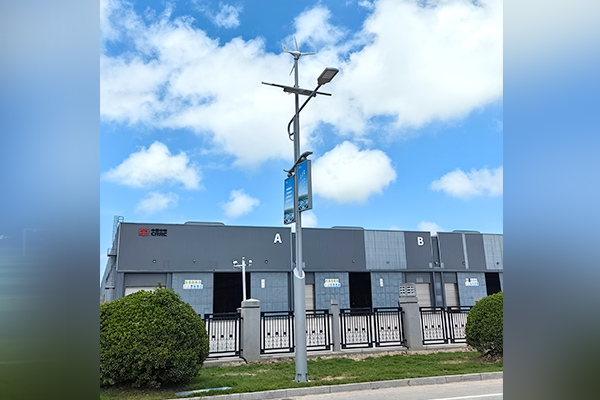 Projet de lampadaire hybride éolien-solaire, port de Sheyang, ville de Yancheng